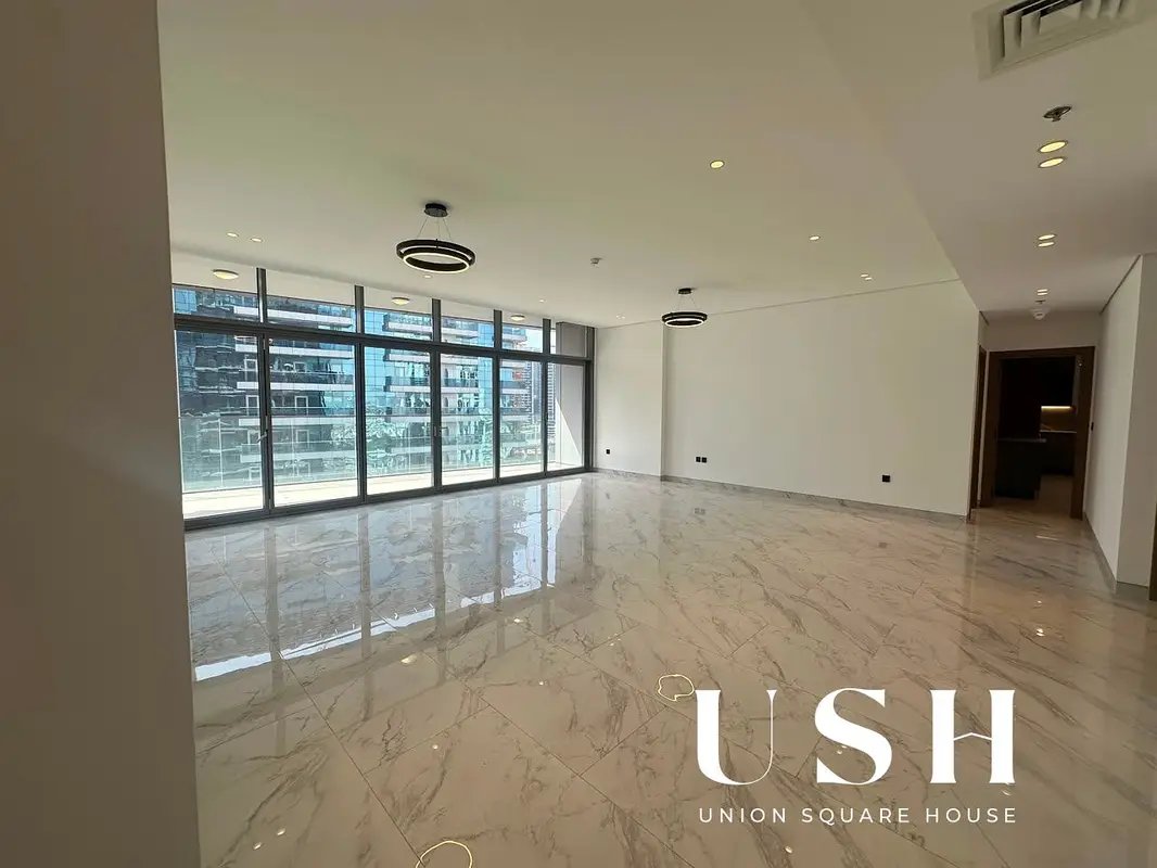 3-bedroom freehold apartment in Business Bay — photo 3 of 5