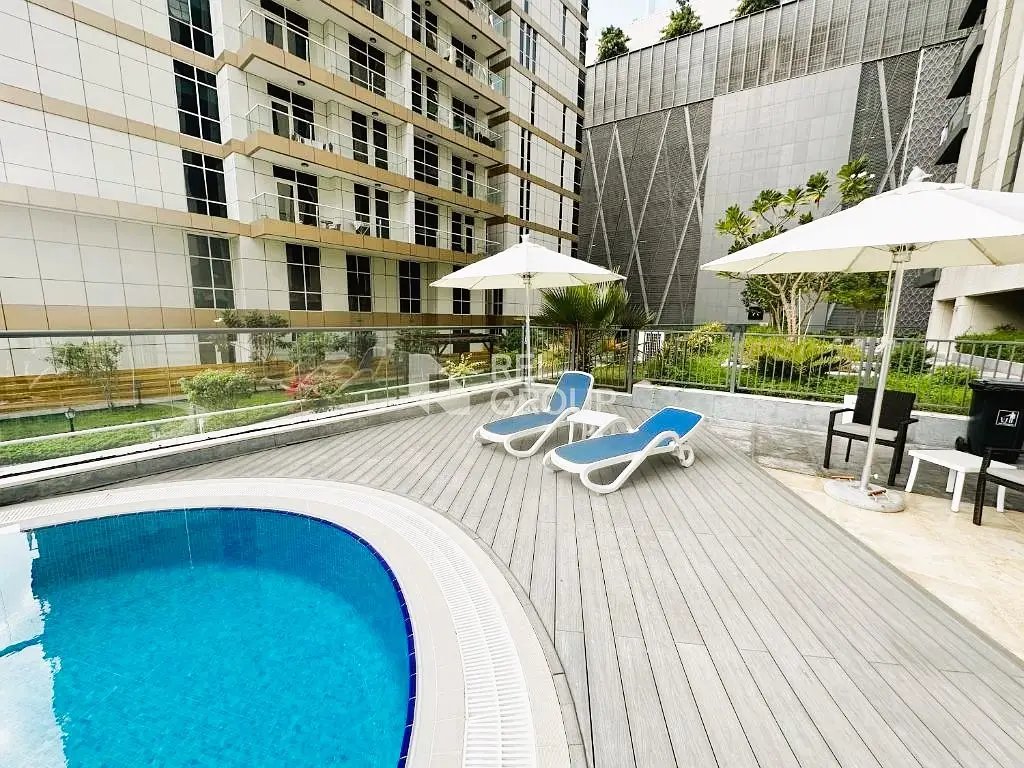 studio freehold apartment in Downtown Dubai — photo 1 of 4