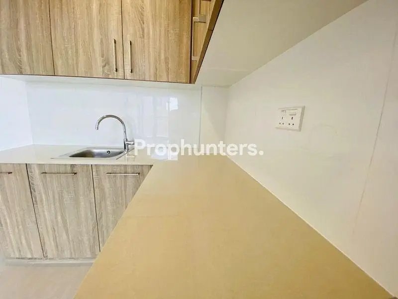 1-bedroom freehold apartment in Town Square — photo 4 of 4