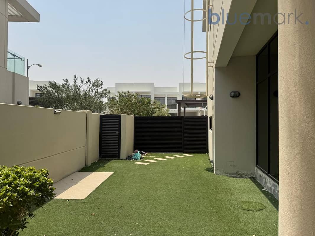 3-bedroom freehold villa in DAMAC Hills — photo 3 of 4