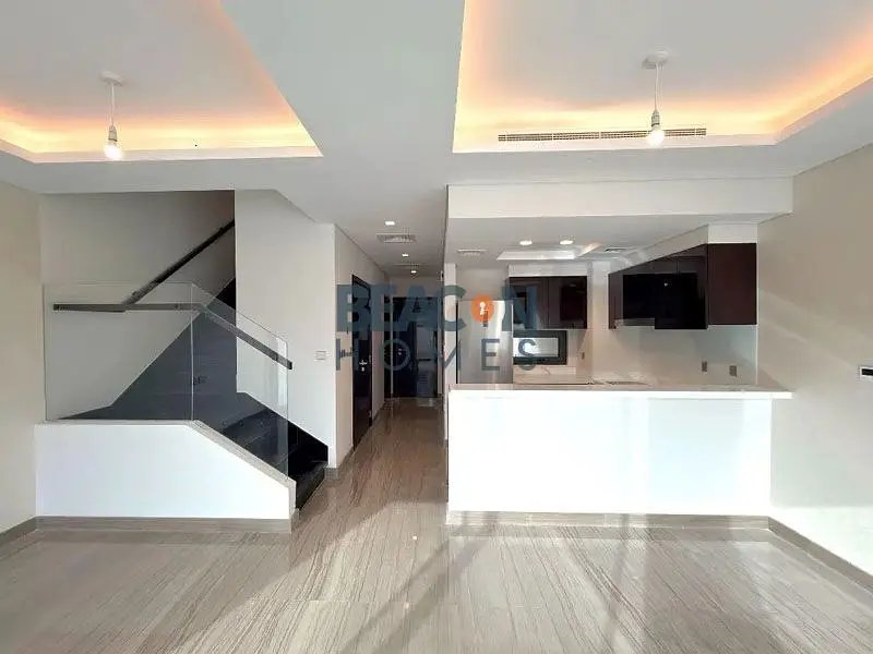 4-bedroom freehold villa in DAMAC Hills — photo 2 of 4
