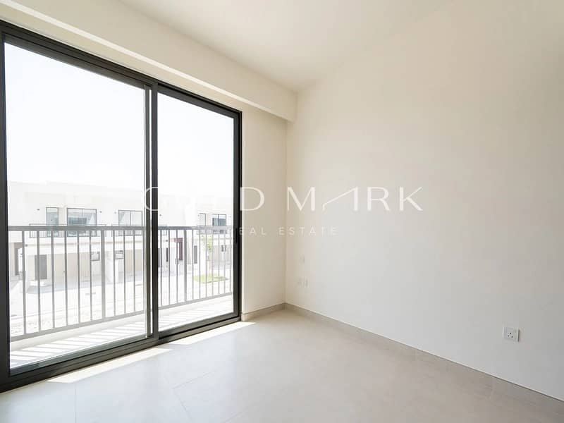 3-bedroom freehold villa in Town Square — photo 3 of 4