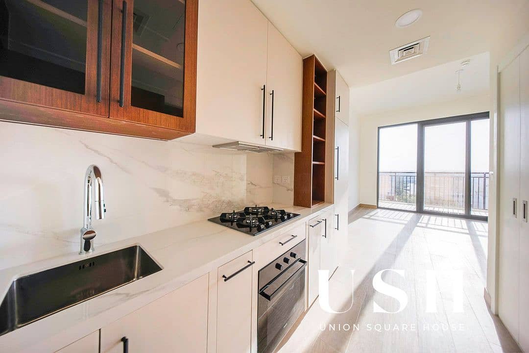 studio freehold apartment in Town Square — photo 3 of 4