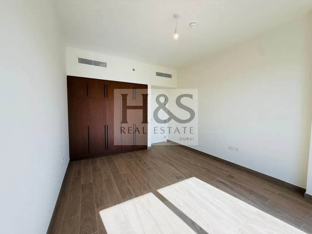 2-bedroom freehold apartment in Town Square — photo 5 of 5