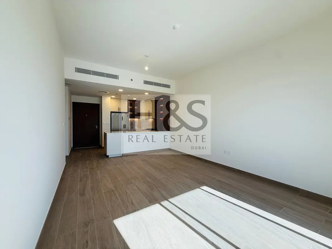 2-bedroom freehold apartment in Town Square — photo 3 of 5