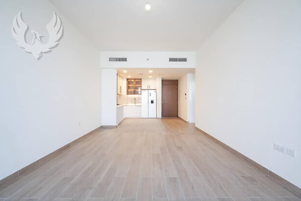 1-bedroom freehold apartment in Town Square — photo 1 of 4
