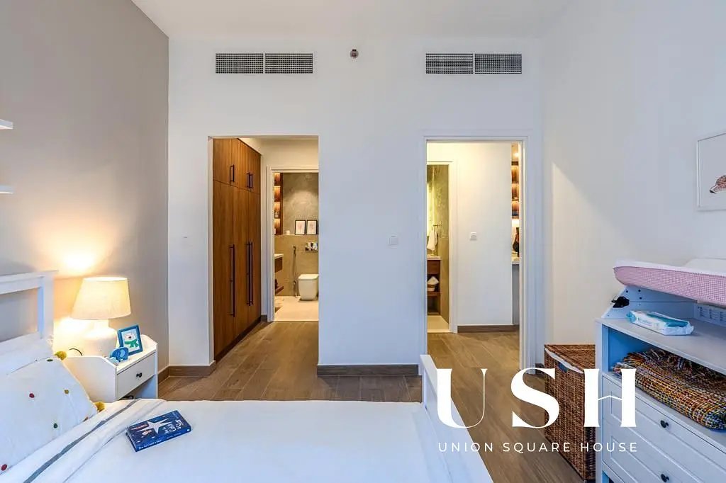 1-bedroom freehold apartment in Town Square — photo 4 of 4