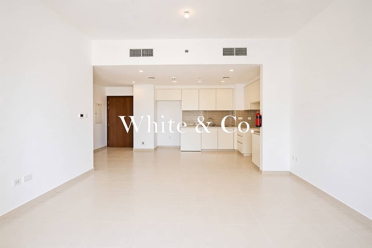 2-bedroom freehold apartment in Town Square — photo 2 of 5