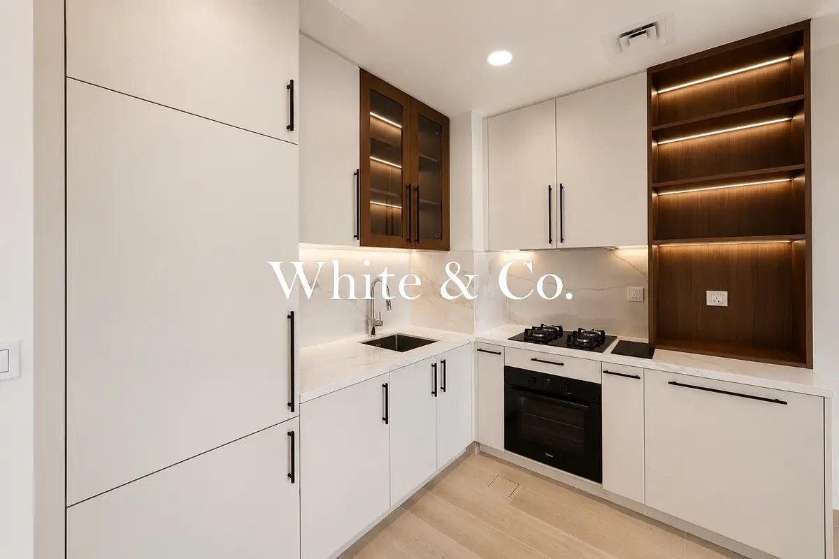 1-bedroom freehold apartment in Town Square — photo 2 of 4
