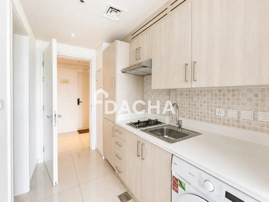studio freehold apartment in Palm Jumeirah — photo 2 of 4