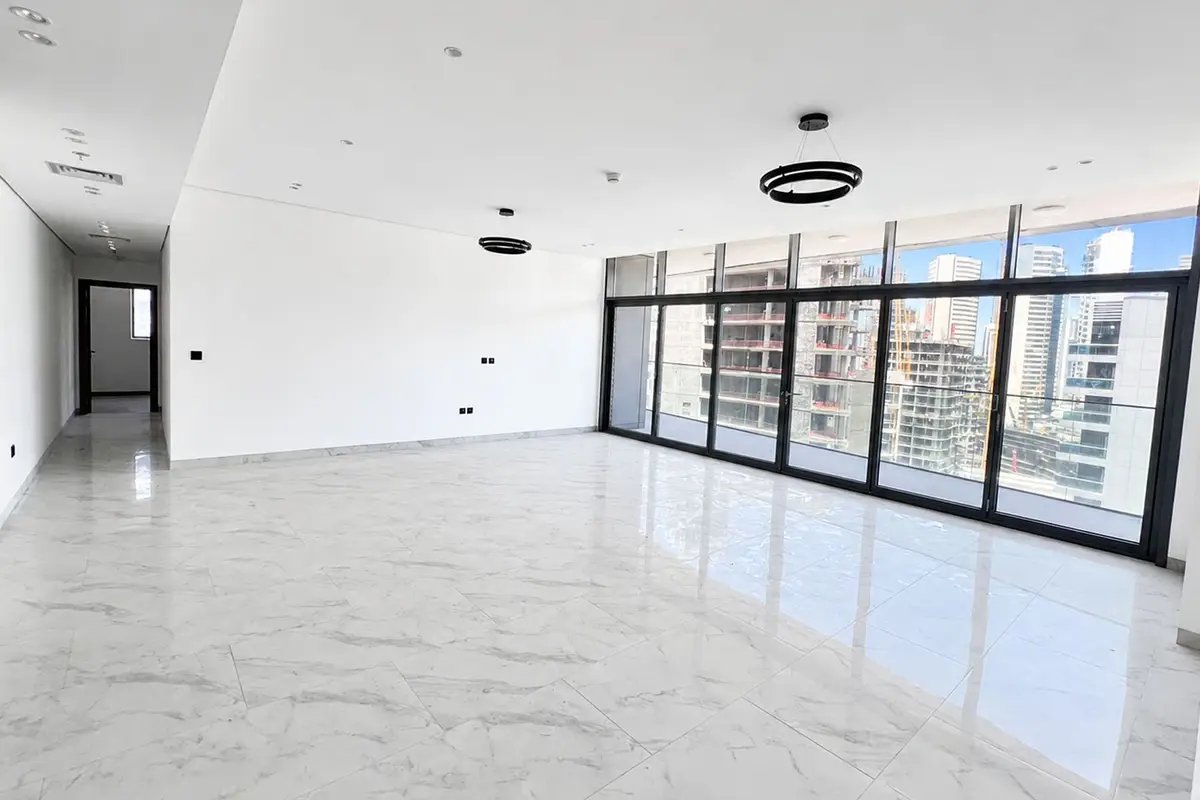 3-bedroom freehold apartment in Business Bay — photo 3 of 5