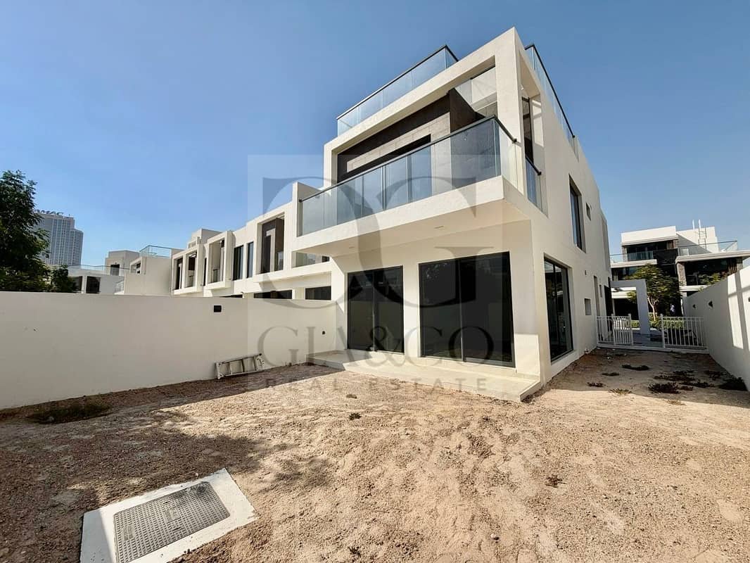 6-bedroom freehold villa in DAMAC Hills — photo 1 of 4