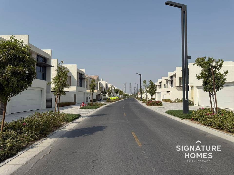 4-bedroom freehold villa in Mohammed Bin Rashid City (MBR City) — photo 1 of 5
