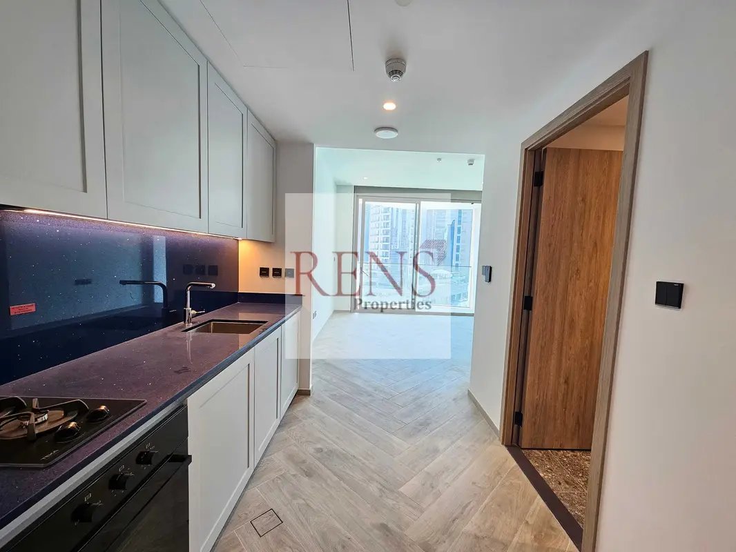 studio freehold apartment in Business Bay — photo 2 of 5