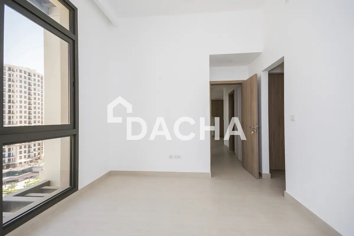 2-bedroom freehold apartment in Town Square — photo 4 of 4