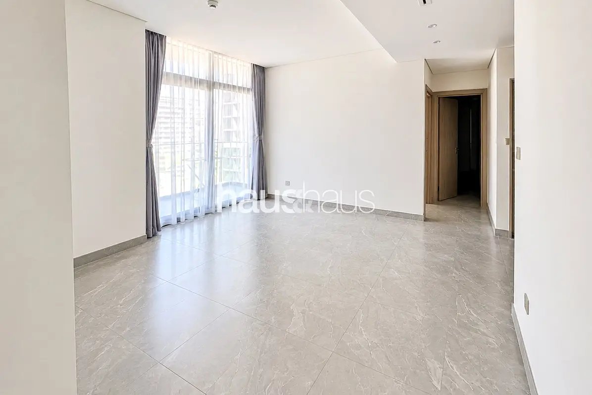 1-bedroom freehold apartment in Business Bay — photo 1 of 5