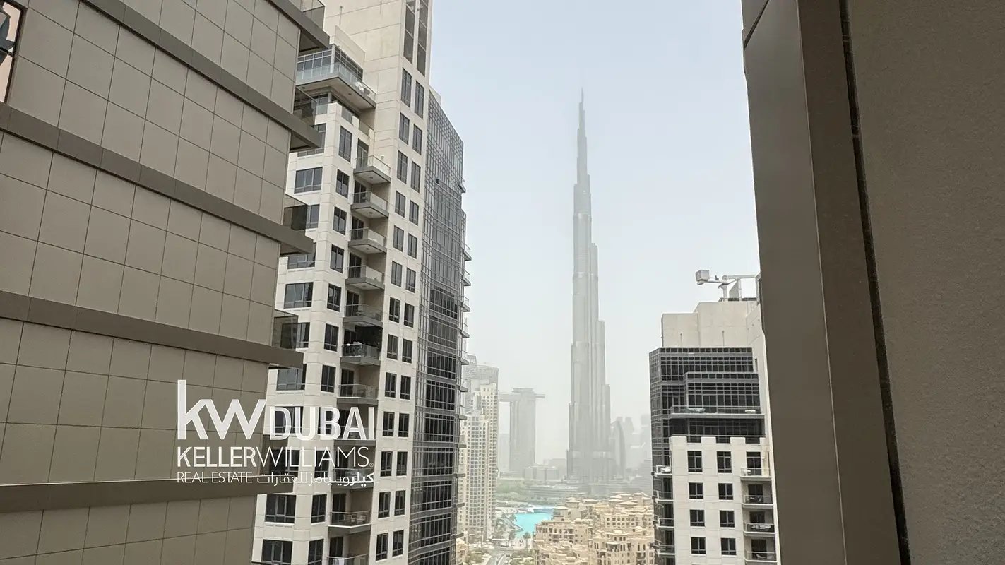 studio freehold apartment in Downtown Dubai — photo 1 of 4