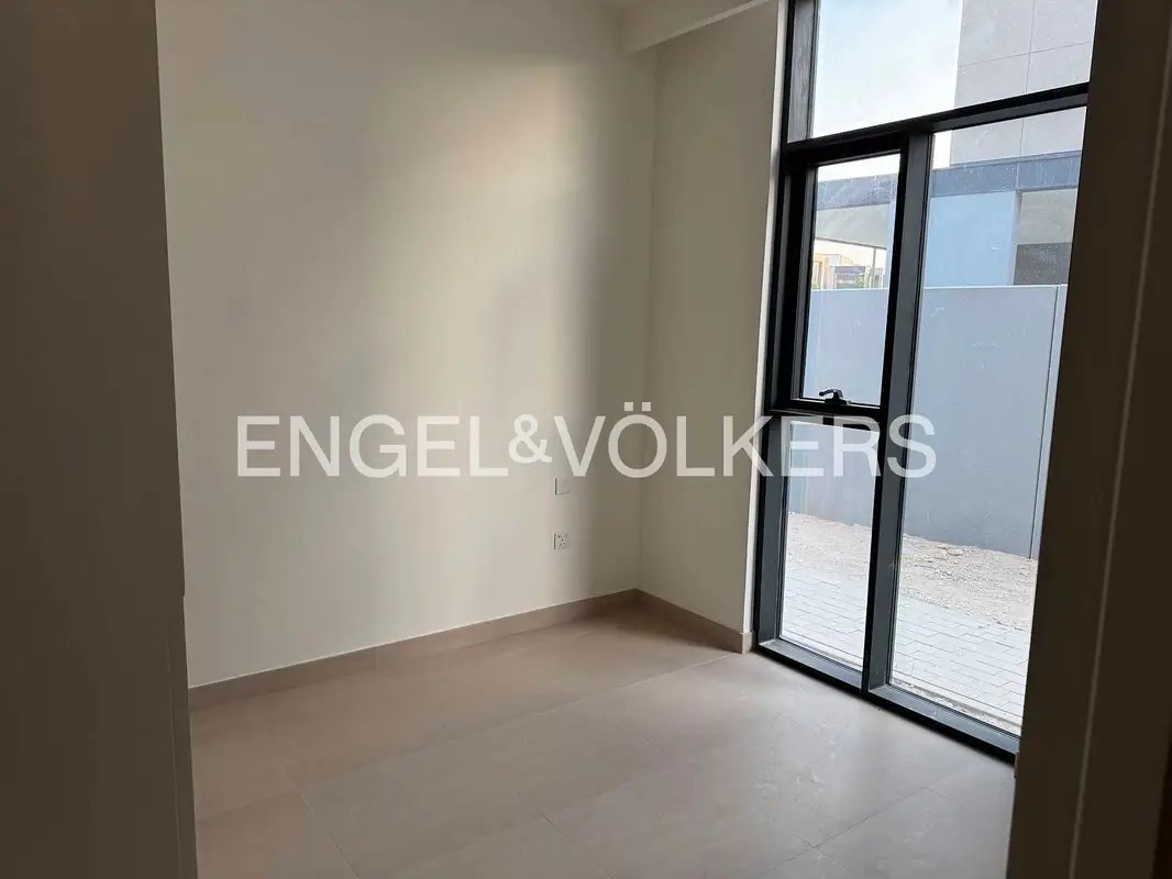 4-bedroom freehold villa in Mudon — photo 4 of 4
