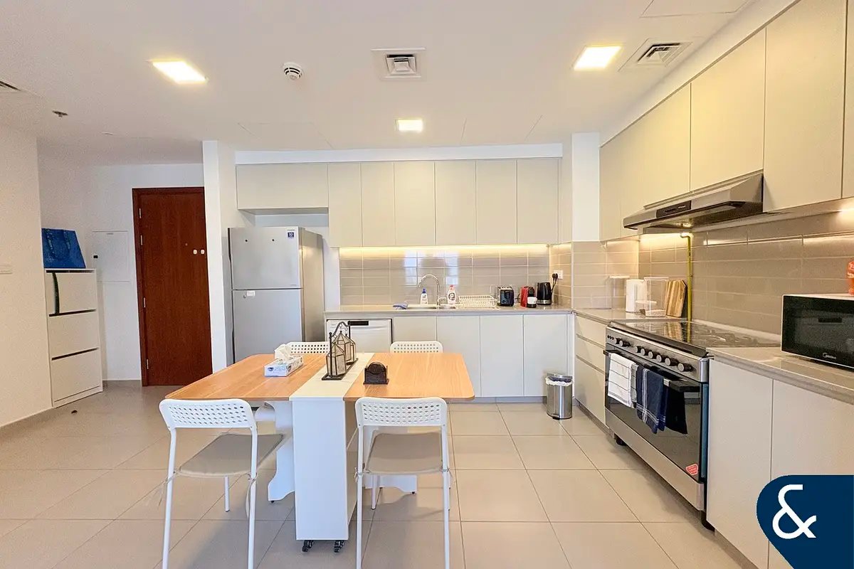 2-bedroom freehold apartment in Town Square — photo 4 of 4