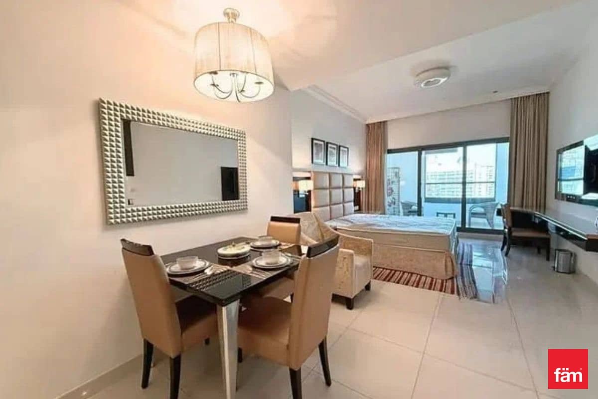 studio freehold apartment in Business Bay — photo 1 of 4