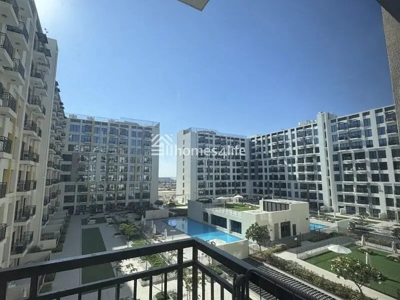 1-bedroom freehold apartment in Town Square — photo 1 of 4