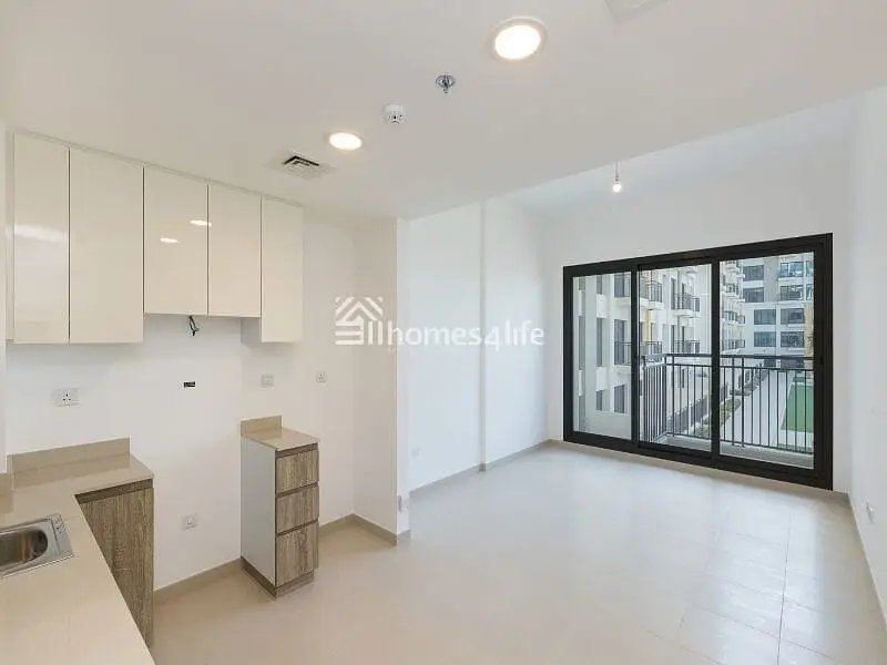 1-bedroom freehold apartment in Town Square — photo 2 of 4