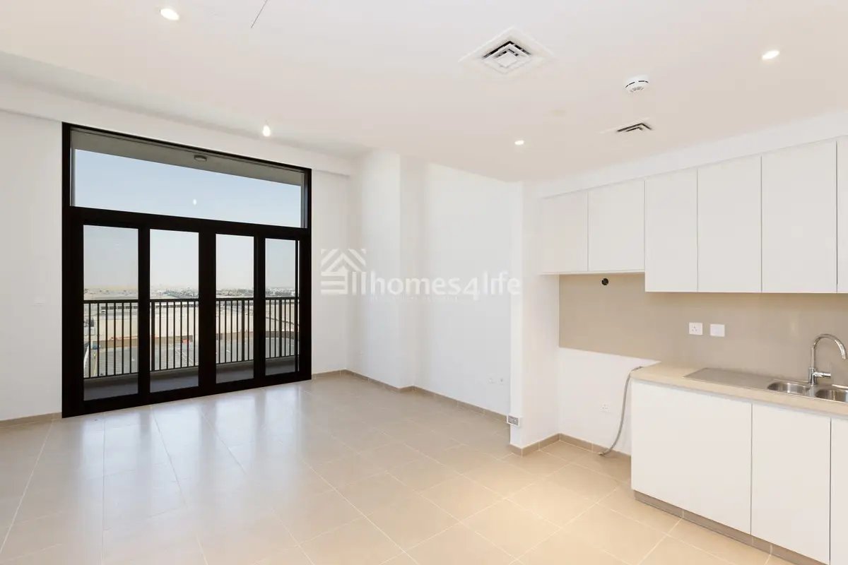 2-bedroom freehold apartment in Town Square — photo 2 of 4