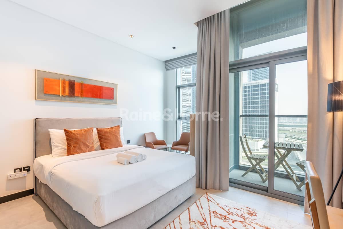 studio freehold apartment in Business Bay — photo 1 of 4