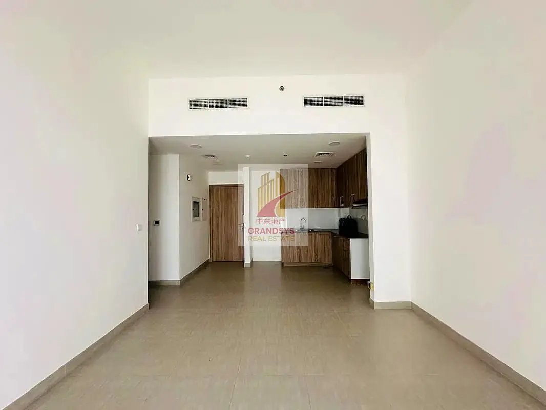 2-bedroom freehold apartment in Town Square — photo 2 of 4