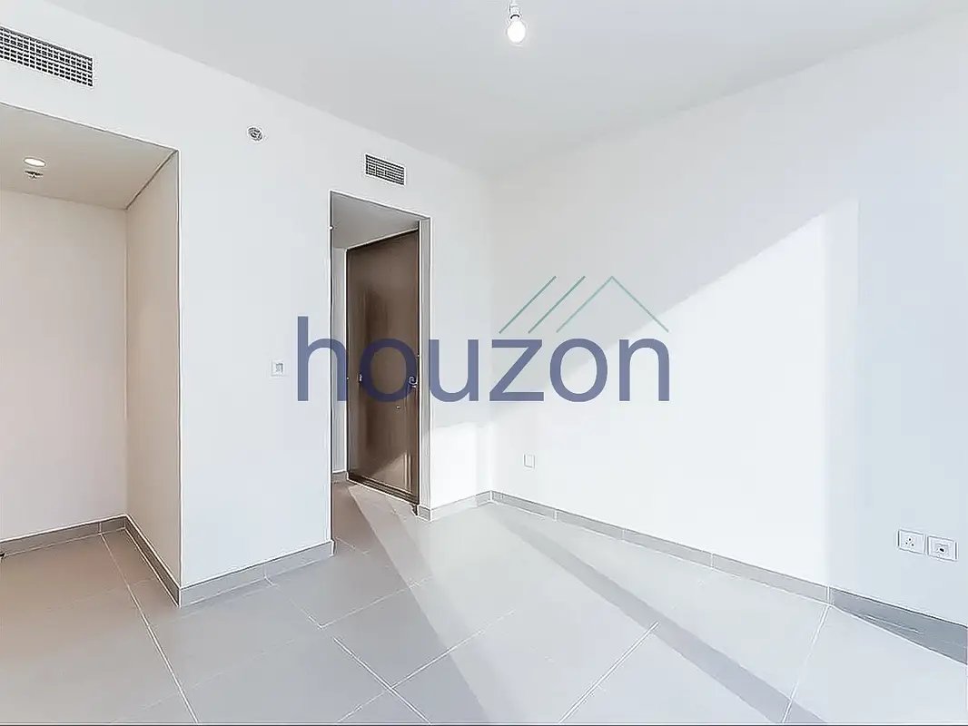 3-bedroom freehold apartment in Downtown Dubai — photo 1 of 4