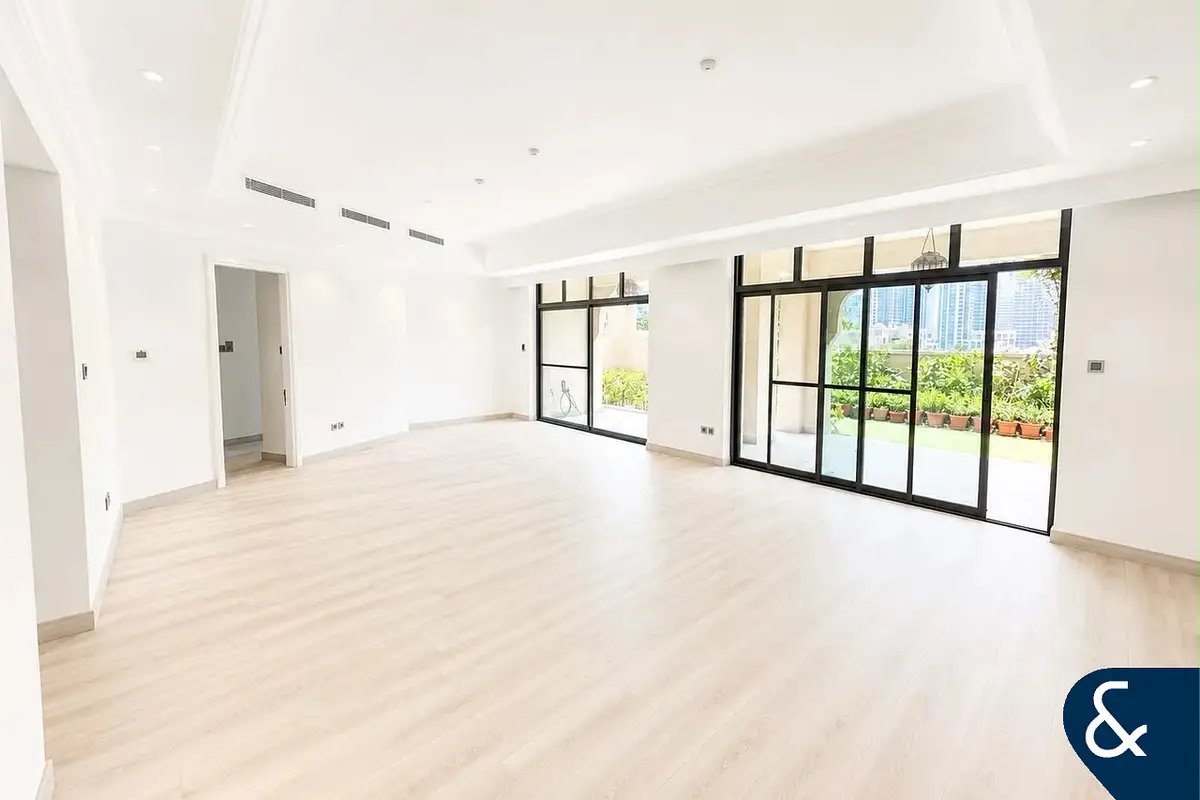 2-bedroom freehold apartment in Downtown Dubai — photo 3 of 5