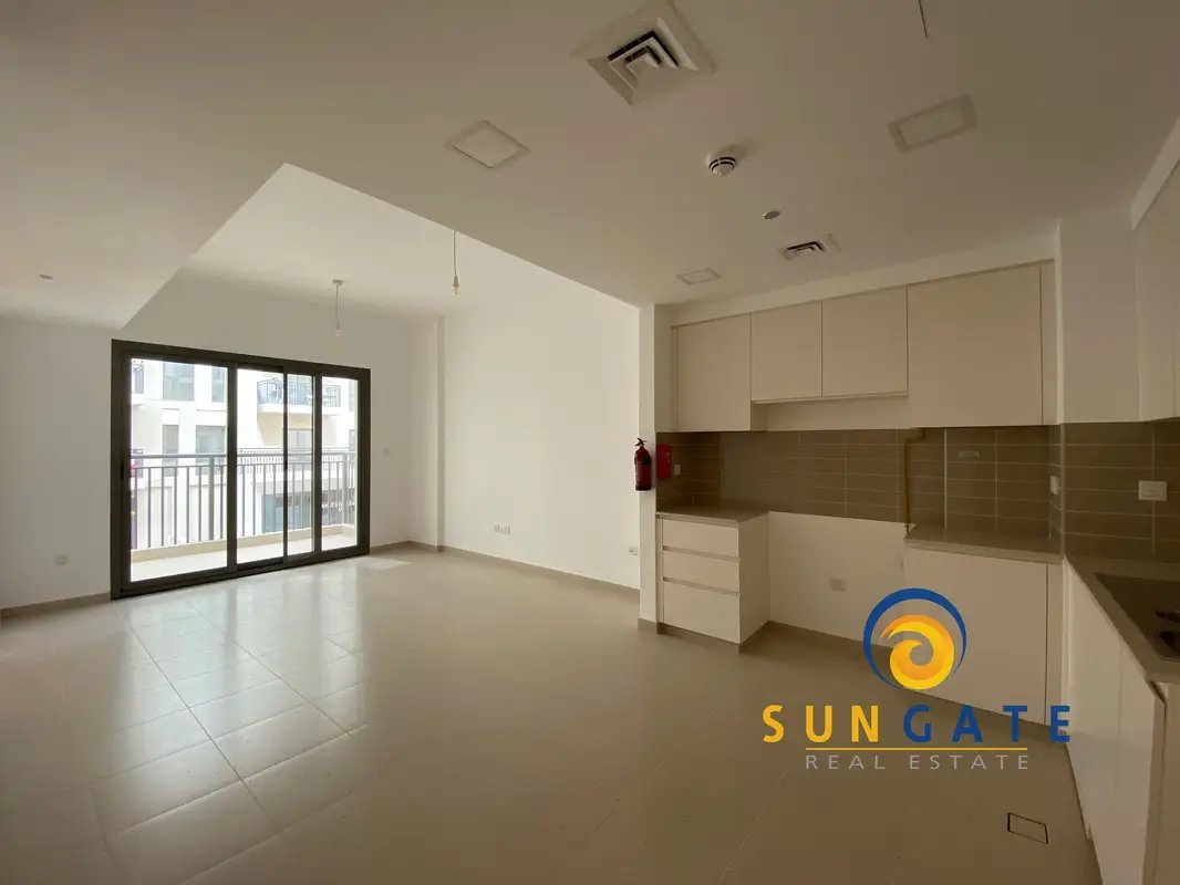 2-bedroom freehold apartment in Town Square — photo 1 of 5