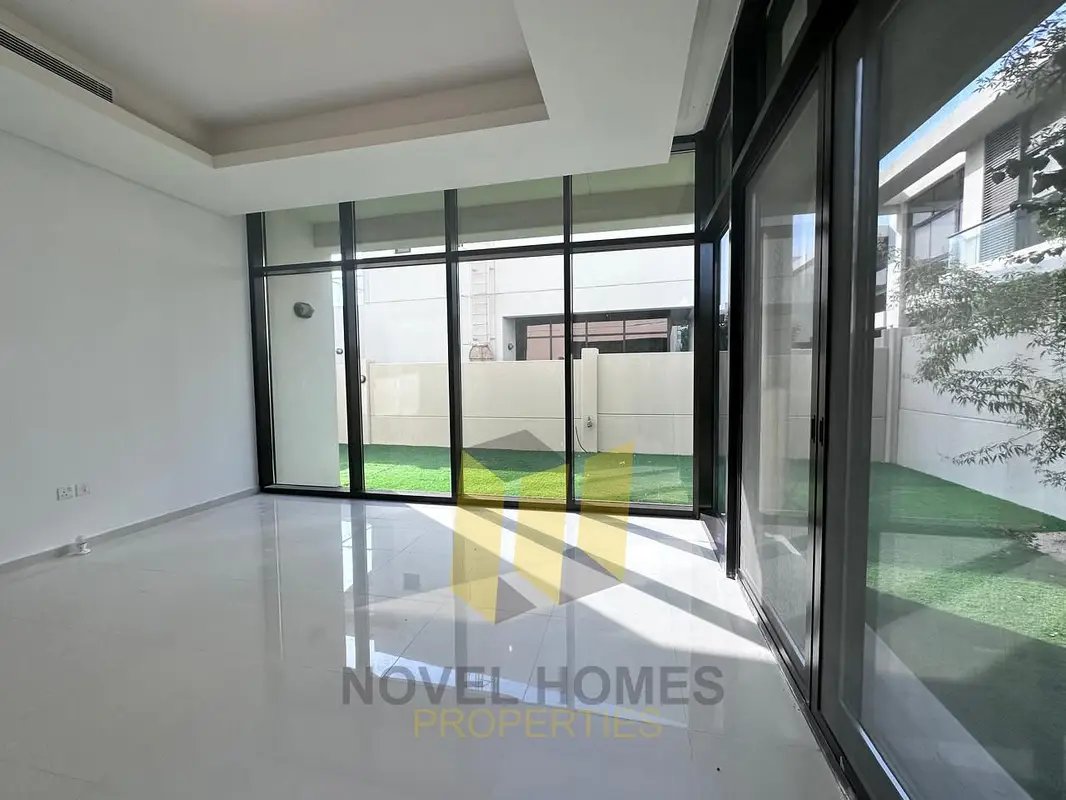 3-bedroom freehold villa in DAMAC Hills — photo 3 of 5