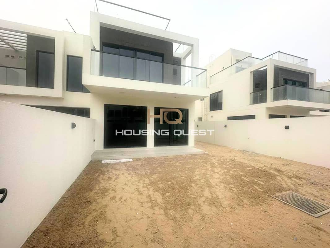 6-bedroom freehold villa in DAMAC Hills — photo 3 of 4