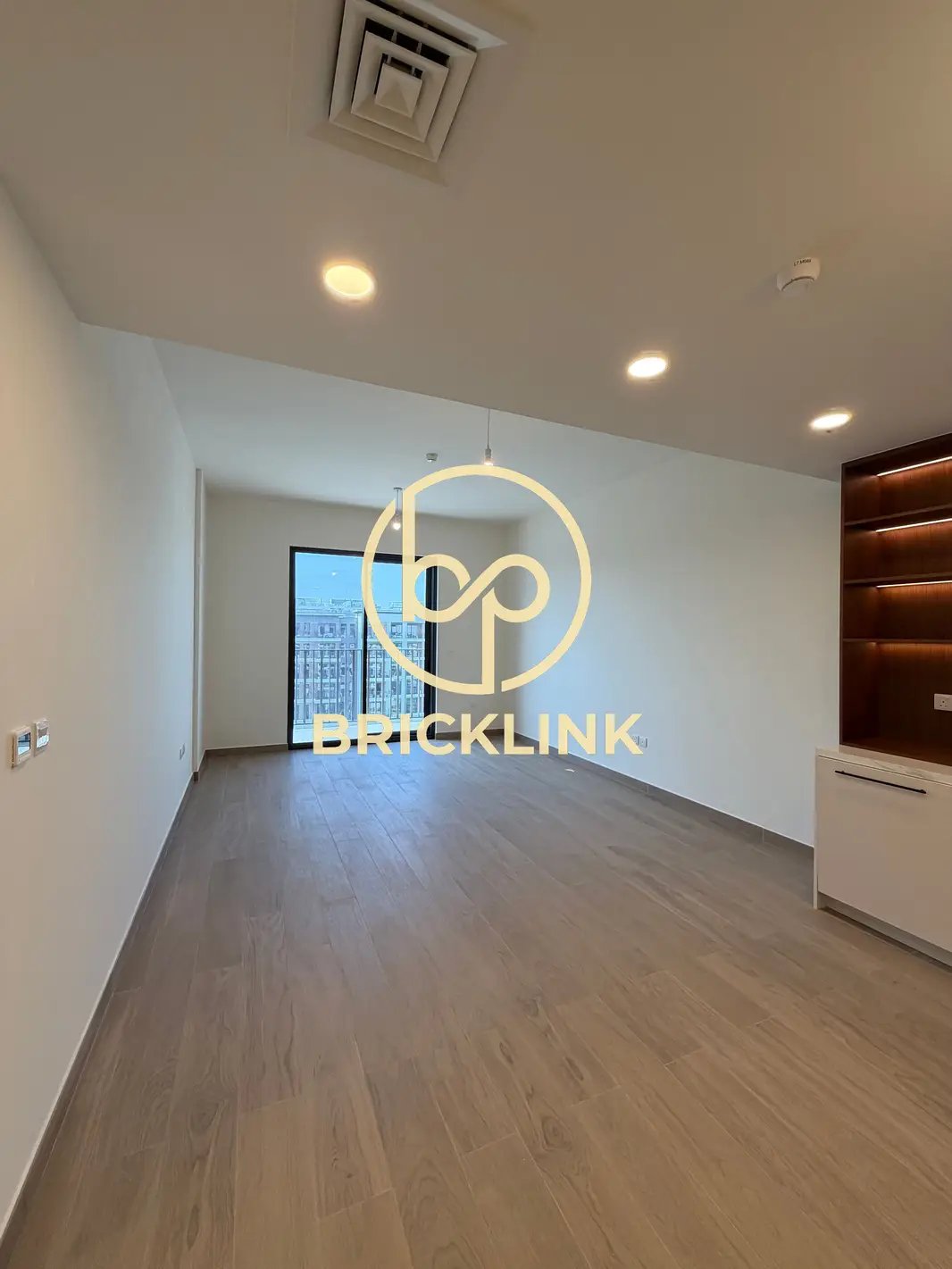 1-bedroom freehold apartment in Town Square — photo 5 of 5