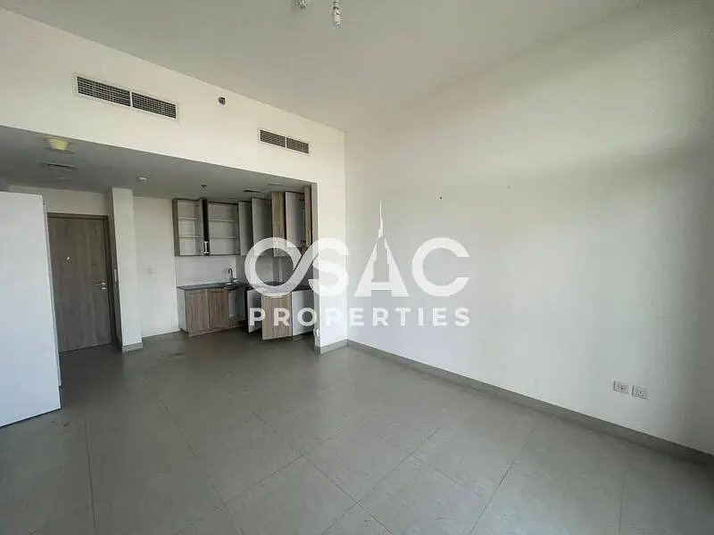 1-bedroom freehold apartment in Town Square — photo 2 of 5