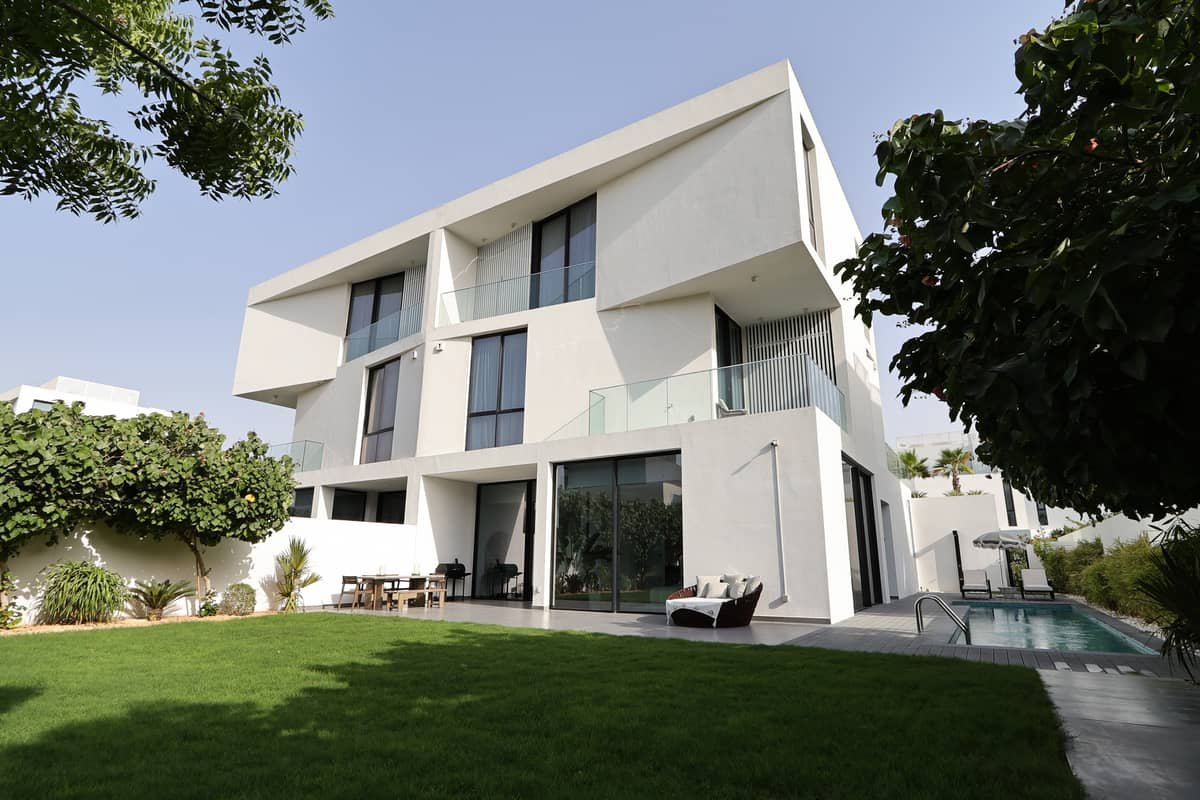 5-bedroom freehold villa in Al Barari — photo 2 of 5