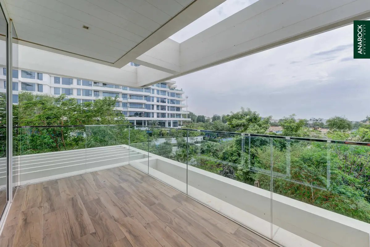 3-bedroom freehold apartment in Al Barari — photo 2 of 5