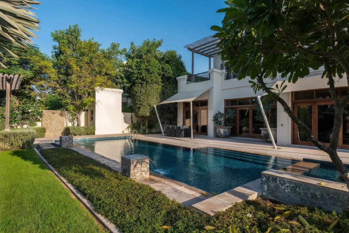 6-bedroom freehold villa in Al Barari — photo 3 of 5