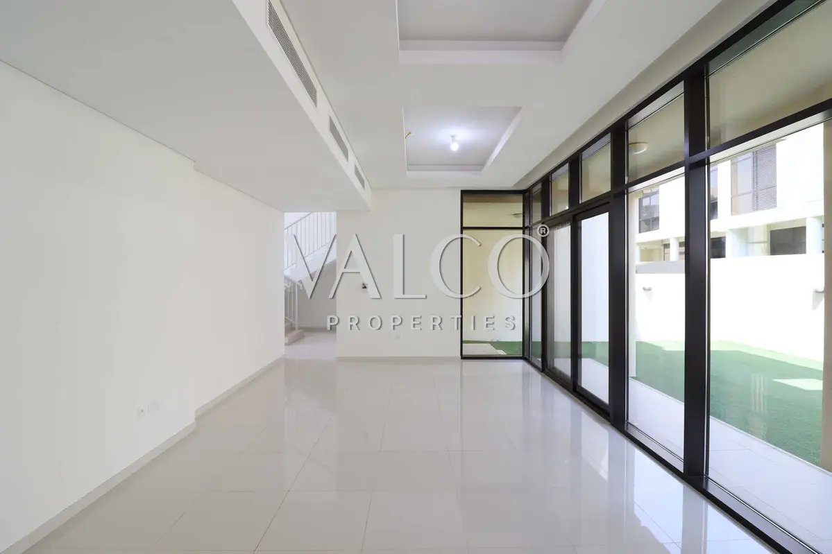 3-bedroom freehold villa in DAMAC Hills — photo 2 of 5