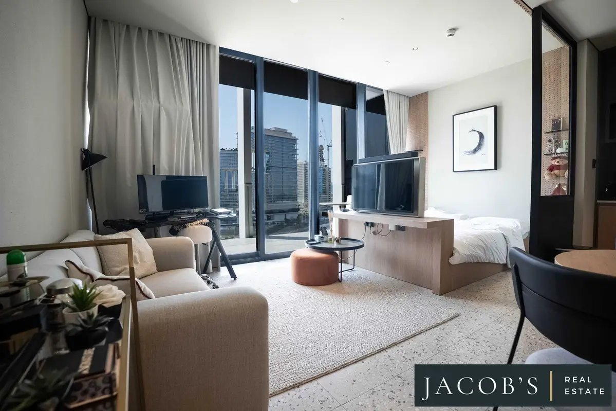 studio freehold apartment in Business Bay — photo 2 of 5