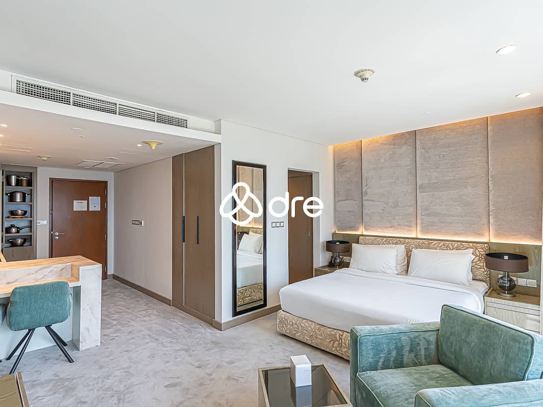 studio freehold apartment in Downtown Dubai — photo 1 of 5