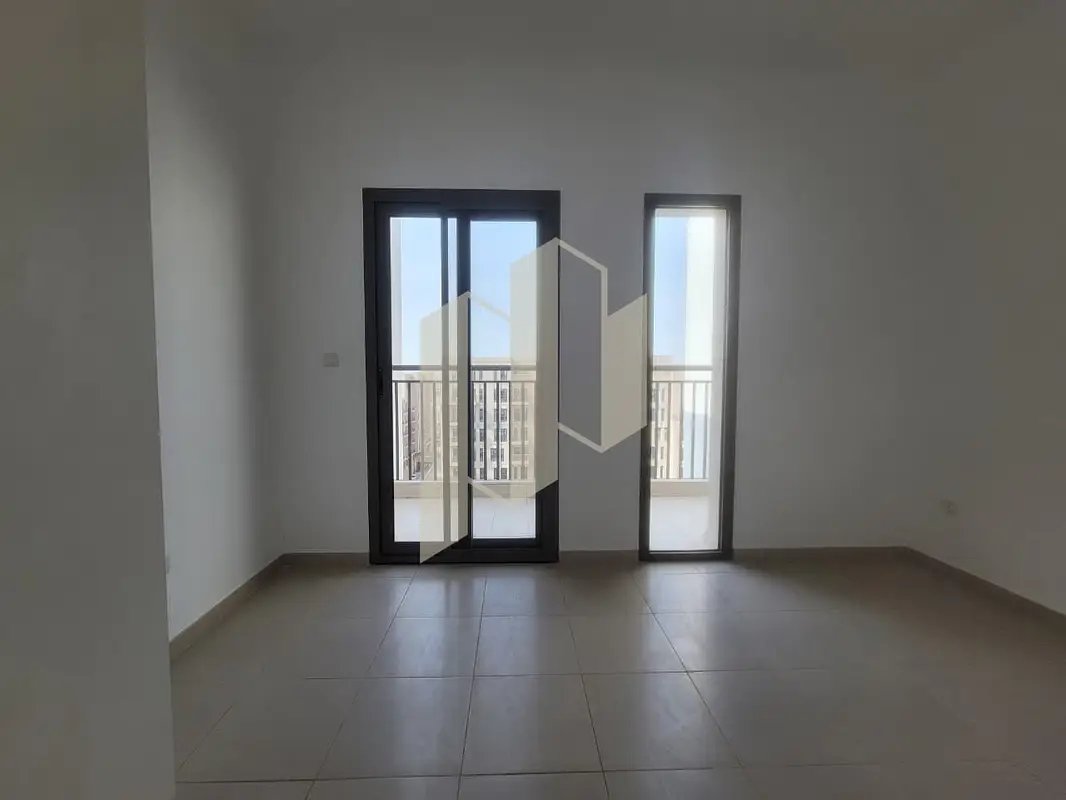 2-bedroom freehold apartment in Town Square — photo 3 of 5