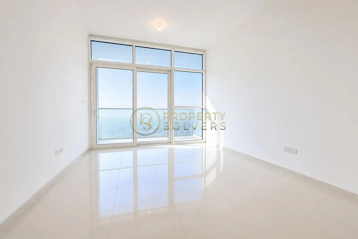 studio freehold apartment in DAMAC Hills — photo 3 of 5