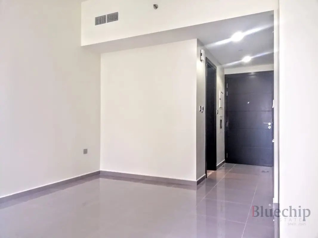 studio freehold apartment in Business Bay — photo 3 of 5