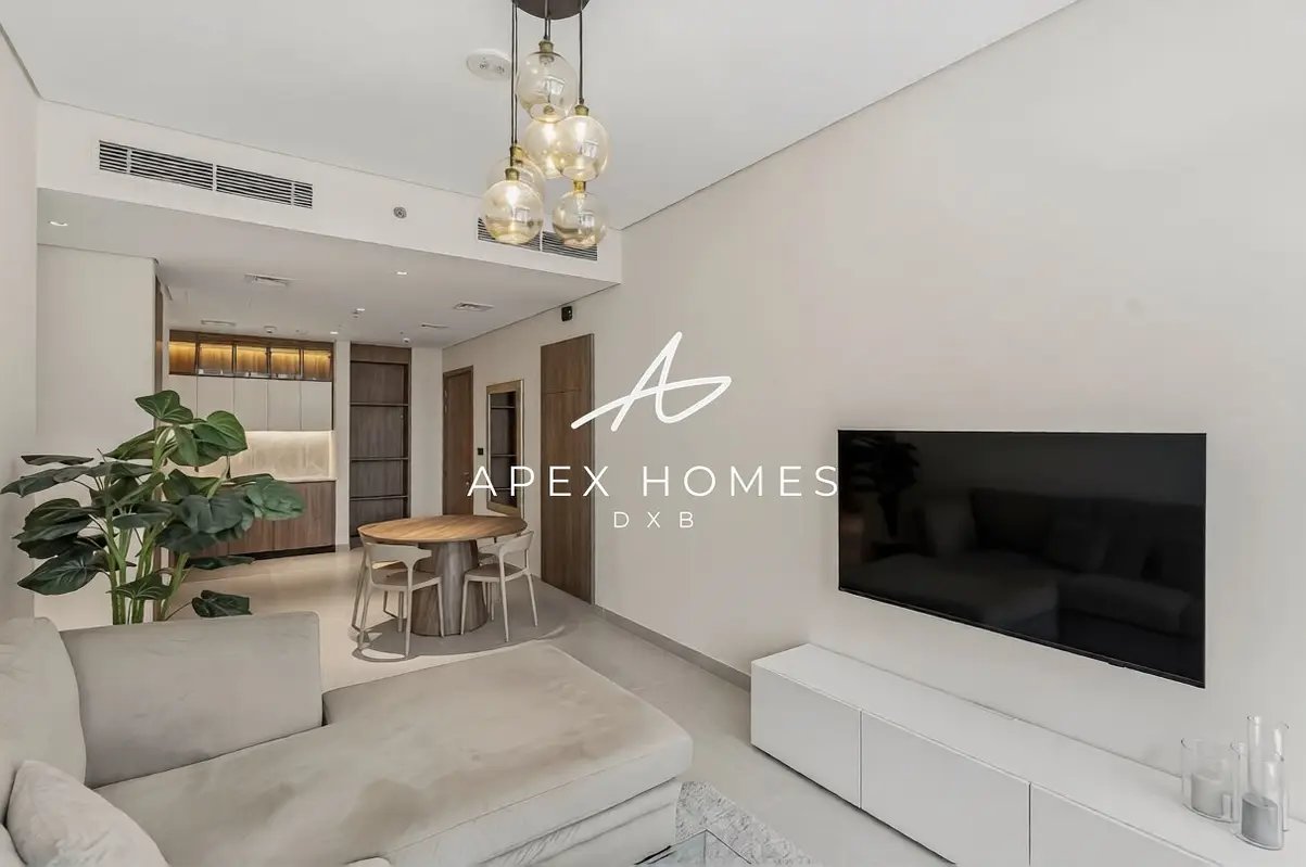 2-bedroom freehold apartment in Business Bay — photo 1 of 5