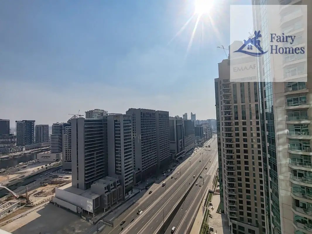 studio freehold apartment in Downtown Dubai — photo 2 of 4