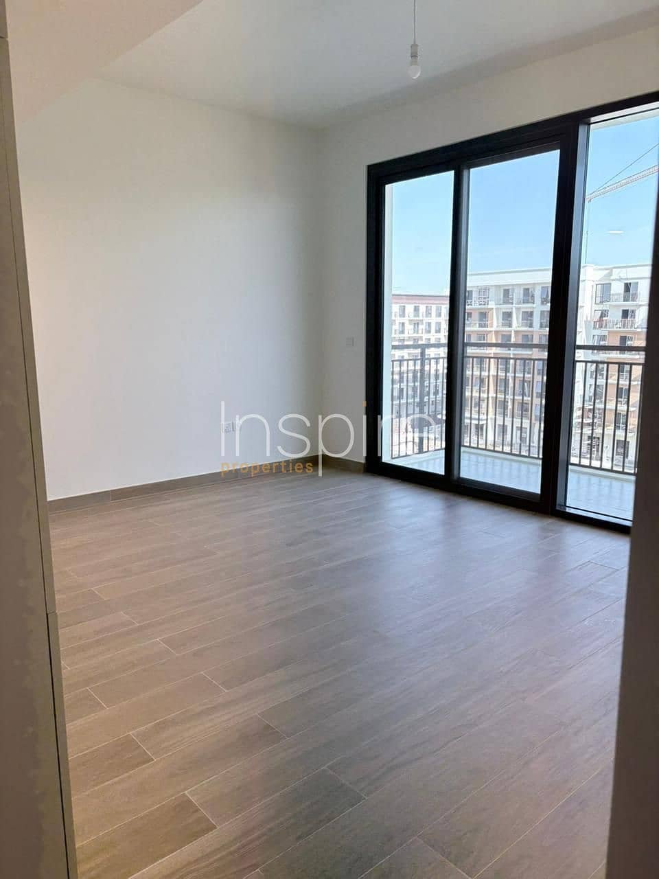 1-bedroom freehold apartment in Town Square — photo 2 of 5