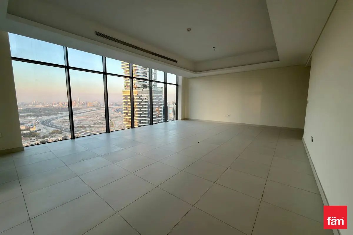 3-bedroom freehold apartment in Downtown Dubai — photo 2 of 5