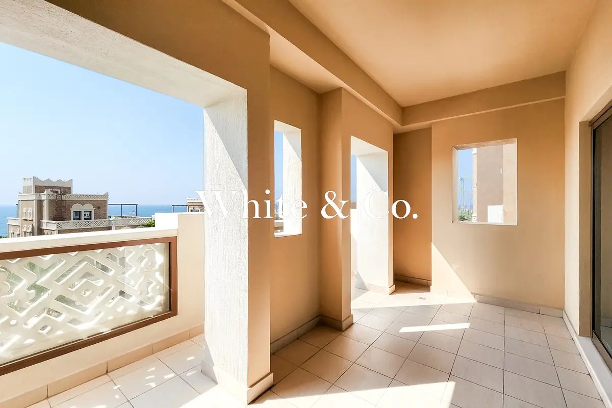 2-bedroom freehold apartment in Palm Jumeirah — photo 3 of 5
